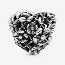 Pandora Moments Anya és virágok, áttört szív ezüst charm