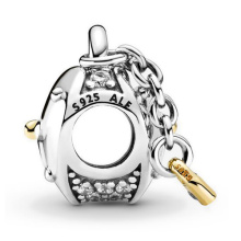 Pandora Moments Kéttónusú szív és lakat ezüst charm