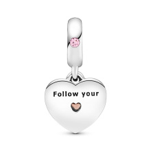 Pandora Moments női charm, bicolor, Kövesd a szíved!