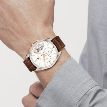 Tommy Hilfiger férfi karóra, Horloge elegáns barna szíjjal TH1710450