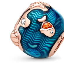 Pandora Moments Csillogó óceáni hullámok és halak rozé arany charm