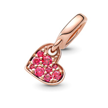 Pandora Moments Vörös pavé döntött szív rozé arany függő charm