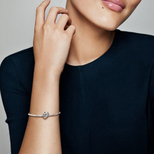 Pandora Moments Fényes szerelemlakat ezüst charm