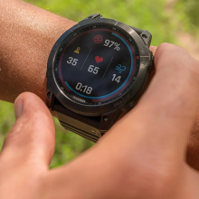 Garmin Fenix 7 Sapphire fekete DLC titánium, fekete szilikon szíjjal (Solar)