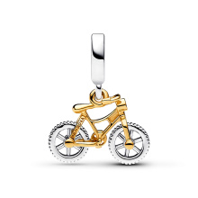 Pandora kéttónusú forgó kerekű kerékpár függő charm 