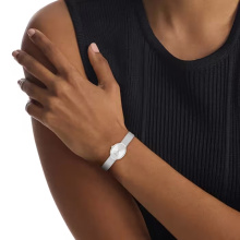 Calvin Klein Euphoria ovális alakú, ezüst színű női karóra CK25100173