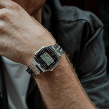 Casio Retro ezüst szíjas férfi karóra ABL-100WE-1BEF