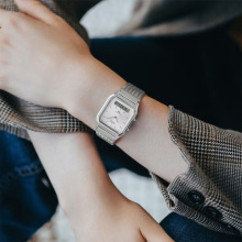 Casio Vintage Retro ezüst színű unisex karóra AQ-230EM-7AEF