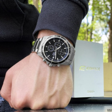 Casio Edifice fekete számlapos férfi karóra EFR-526D-1AVUEF