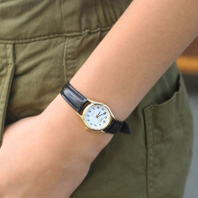 Casio Standard fekete-fehér női karóra LTP-1154PQ-7BEF