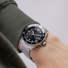 Casio Standard fekete-ezüst színű férfi karóra MDV-107D-1A1VEF