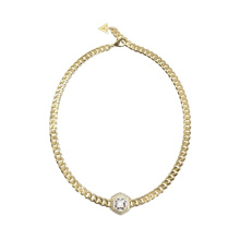 Guess Lioness Queen sárga arany színű női nyaklánc JUBN06185JWYGT/U