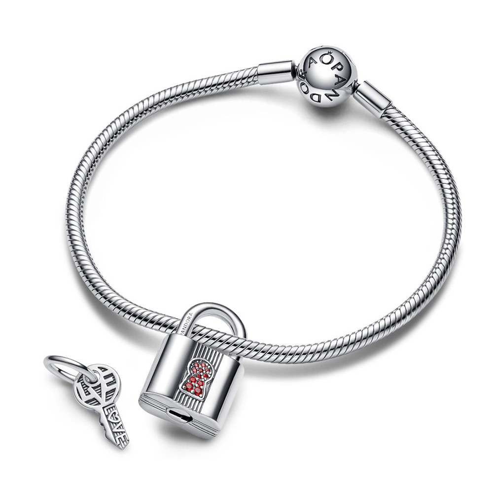 Pandora Moments Lakat és kulcs függő ezüst charm piros kristállyal