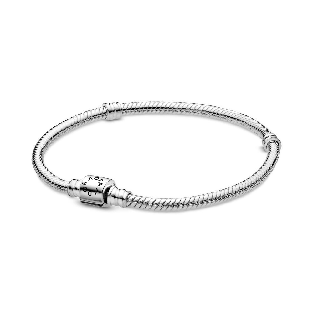Pandora Moments hengerkapcsos ezüst kígyólánc karkötő